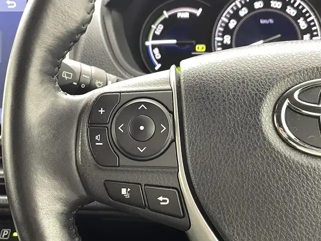 トヨタ エスクァイア ハイブリッド Gi プレミアムパッケージ ブラックテーラード 熊本県 2019(平31)年 6.9万km ホワイトパールクリスタルシャイン 純正１０インチナビ（ＮＳＺＮ－Ｚ６８Ｔ）/フルセグTV/CD/DVD/SD/BT/HDMI/純正フリップダウンモニター/両側パワースライドドア/ETC/純正エアロ/前席シートヒーター/ステアリングヒーター/前後クリアランスソナー/ロールサンシェード/トヨタセーフティーセンス/・プリクラッシュセーフティ/・レーンキープアシスト/・オートハイビーム/・クルーズコントロール/横滑り防止/ハーフレザーシート/純正フロアマット/純正１５インチAW/オートライト/LEDヘッドライト/スマートキー/プッシュスタート/スペアキー1本
