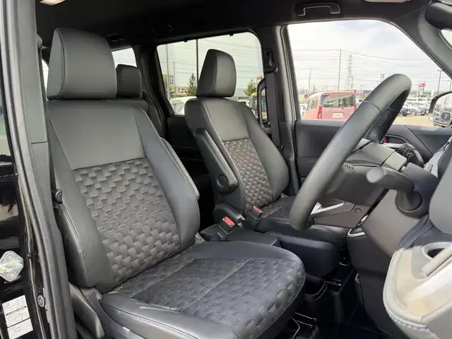 トヨタ ヴォクシー S－Z 道南・函館 2024(令6)年 1.5万km アティチュードブラックマイカ 純正ナビ/フルセグＴＶ/衝突軽減ブレーキ/寒冷地仕様/両側パワースライドドア/ＥＴＣ/バックカメラ/クルーズコントロール/コーナーセンサー/シートヒーター/オートハイビーム/ウォークスルー