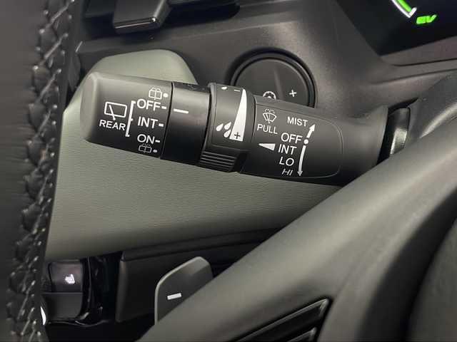 ホンダ ヴェゼル ハイブリッド e:HEV X HuNTパッケージ 秋田県 2025(令7)年 0.1万km プラチナホワイトパール ホンダセンシング /寒冷地仕様/スマートキー　/スペアキー有り　/プッシュスタート /革巻きステアリング　/ステアリングリモコン　/パドルシフト　/オートライト　/LEDヘッドライト　/フォグライト /ハーフレザーシート/前席シートヒーター/レーダークルーズコントロール/レーンキープアシスト/横滑り防止装置/衝突被害軽減システム/ダウンヒルアシストコントロール/純正AW/前後コーナーセンサー /保証書