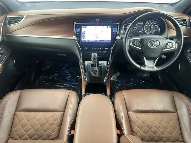トヨタ ハリアー プレミアム 埼玉県 2017(平29)年 7万km ホワイトパールクリスタルシャイン アルパイン10インチナビ フルセグTV Bluetooth CD/DVD バックカメラ サイドカメラ レーダークルーズコントロール コーナーセンサー ハーフレザーシート パワーシート オートハイビーム