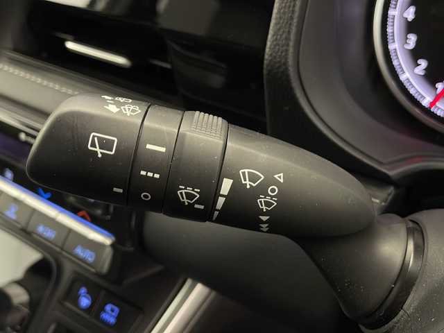 トヨタ ノア S－Z 長野県 2023(令5)年 3.1万km ホワイトパールクリスタルシャイン 4WD/純正ディスプレイオーディオ/全方位モニター/パーキングアシスト/衝突軽減ブレーキ/レーンキープアシスト/レーダークルーズコントロール/前後コーナーセンサー/ブラインドスポットモニター/ETC/両側電動スライドドア（ハンズフリー付き）/ハーフレザーシート/1列目、2列目シートヒーター/ステアリングヒーター/ドライバーモニター機能/後席サンシェード/オートライト/オートマチックハイビーム/スマートキー