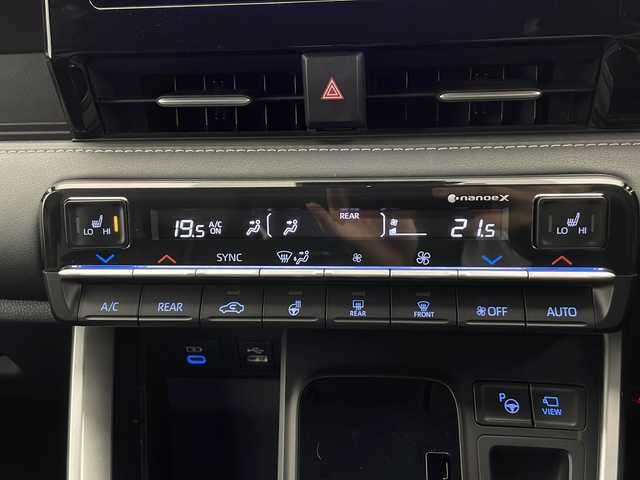 トヨタ ノア S－Z 長野県 2023(令5)年 3.1万km ホワイトパールクリスタルシャイン 4WD/純正ディスプレイオーディオ/全方位モニター/パーキングアシスト/衝突軽減ブレーキ/レーンキープアシスト/レーダークルーズコントロール/前後コーナーセンサー/ブラインドスポットモニター/ETC/両側電動スライドドア（ハンズフリー付き）/ハーフレザーシート/1列目、2列目シートヒーター/ステアリングヒーター/ドライバーモニター機能/後席サンシェード/オートライト/オートマチックハイビーム/スマートキー