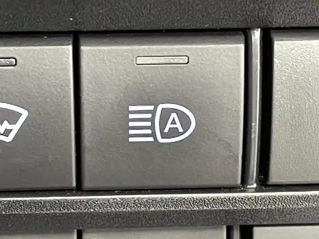 トヨタ ノア S－Z 道央・札幌 2023(令5)年 3.1万km ホワイトパールクリスタルシャイン 4WD/純正ディスプレイオーディオ/全方位モニター/パーキングアシスト/衝突軽減ブレーキ/レーンキープアシスト/レーダークルーズコントロール/前後コーナーセンサー/ブラインドスポットモニター/ETC/両側電動スライドドア（ハンズフリー付き）/ハーフレザーシート/1列目、2列目シートヒーター/ステアリングヒーター/ドライバーモニター機能/後席サンシェード/オートライト/オートマチックハイビーム/スマートキー