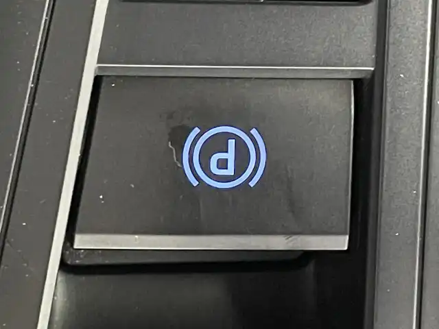 トヨタ ノア S－Z 道央・札幌 2023(令5)年 3.1万km ホワイトパールクリスタルシャイン 4WD/純正ディスプレイオーディオ/全方位モニター/パーキングアシスト/衝突軽減ブレーキ/レーンキープアシスト/レーダークルーズコントロール/前後コーナーセンサー/ブラインドスポットモニター/ETC/両側電動スライドドア（ハンズフリー付き）/ハーフレザーシート/1列目、2列目シートヒーター/ステアリングヒーター/ドライバーモニター機能/後席サンシェード/オートライト/オートマチックハイビーム/スマートキー