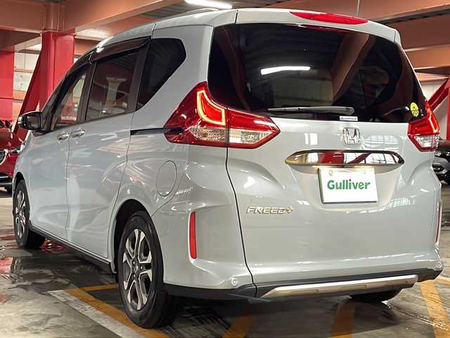 ホンダ フリード＋ クロスター 静岡県 2023(令5)年 1.9万km フィヨルドミストパール 【安全装備】/ホンダセンシング/アダプティブ・クルーズ・コントロール（ACC）/・作動車速域：約30km/hから100km/h間/車線維持支援システム（LKAS）/・作動車速：約65km/hから100km/h間/・ステアリング制御/衝突軽減ブレーキ（CMBS）/・歩行者検知機能/・作動車速：約80km/h未満時/・対向車車速：約30km/hから80km/h時/誤発進抑制機能（前進）/・ミリ波レーダー検知：作動車速10km/h未満/歩行者事故低減ステアリング/・作動車速10km/hから40km/h間/路外逸脱抑制機能/・作動車速：約60km/hから100km/h間/先行車発進お知らせ機能/標識認識機能/【主要装備】/純正ナビ　/バックカメラ　/両側パワースライドドア　/ＥＴＣ　/前席シートヒーター　/ハーフレザーシート　/ＬＥＤヘッドライト　/純正ドライブレコーダー　/プッシュスタート/スマートキー