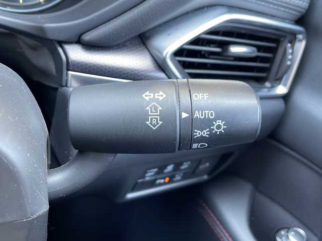 マツダ ＣＸ－５ XD ブラックトーンエディション 静岡県 2021(令3)年 5.3万km マシーングレープレミアムM シティブレーキサポート/・衝突軽減ブレーキ/・アクティブクルーズコントロール/・レーンキープアシスト/・コーナーセンサー/・ブラインドスポットモニター/・ヘッドアップディスプレイ/純正メーカーナビ/・フルセグTV/・ラジオ/BT/主要装備/・全方位カメラ/・パワーバックドア/・LEDヘッドライト/・ハーフレザーシート/・D席パワーシートメモリーシート/・レザーハンドル/・ステアリングヒーター/・パドルシフト/・ETC/・ドラレコ前後/・オートホールド