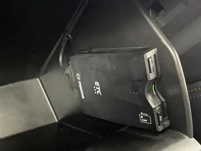 マツダ ＣＸ－５ XD ブラックトーンエディション 熊本県 2021(令3)年 5.3万km マシーングレープレミアムM シティブレーキサポート/・衝突軽減ブレーキ/・アクティブクルーズコントロール/・レーンキープアシスト/・コーナーセンサー/・ブラインドスポットモニター/・ヘッドアップディスプレイ/純正メーカーナビ/・フルセグTV/・ラジオ/BT/主要装備/・全方位カメラ/・パワーバックドア/・LEDヘッドライト/・ハーフレザーシート/・D席パワーシートメモリーシート/・レザーハンドル/・ステアリングヒーター/・パドルシフト/・ETC/・ドラレコ前後/・オートホールド