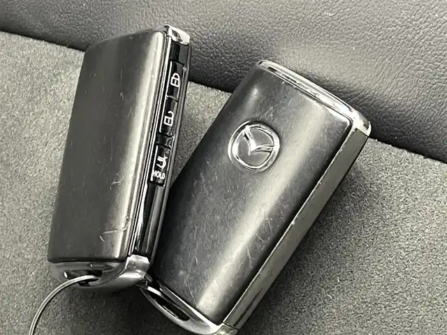 マツダ ＣＸ－５ XD ブラックトーンエディション 熊本県 2021(令3)年 5.3万km マシーングレープレミアムM シティブレーキサポート/・衝突軽減ブレーキ/・アクティブクルーズコントロール/・レーンキープアシスト/・コーナーセンサー/・ブラインドスポットモニター/・ヘッドアップディスプレイ/純正メーカーナビ/・フルセグTV/・ラジオ/BT/主要装備/・全方位カメラ/・パワーバックドア/・LEDヘッドライト/・ハーフレザーシート/・D席パワーシートメモリーシート/・レザーハンドル/・ステアリングヒーター/・パドルシフト/・ETC/・ドラレコ前後/・オートホールド