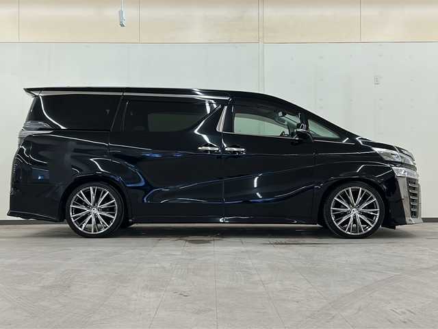 トヨタ ヴェルファイア Z Gエディション 道央・札幌 2018(平30)年 4.5万km ブラック /4WD//寒冷地仕様//LEDヘッドライト//社外製メモリナビ//社外製フルセグテレビ//バックカメラ//フリップダウンモニター//アイドリングストップ//オットマン//追従機能付きクルーズコントロール//ドアバイザー//プッシュスタート//両側パワースライドドア//パワーバックドア//ETC//レザーシート//ステアリングヒーター//純正18インチアルミホイールサマータイヤ付き