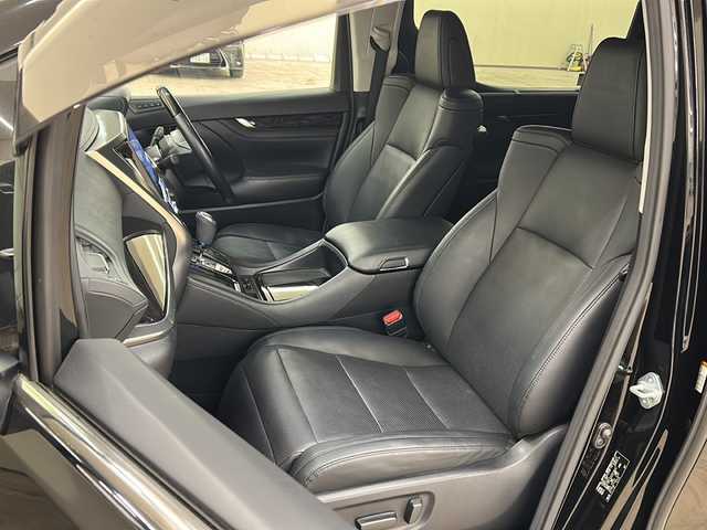 トヨタ ヴェルファイア Z Gエディション 道央・札幌 2018(平30)年 4.5万km ブラック /4WD//寒冷地仕様//LEDヘッドライト//社外製メモリナビ//社外製フルセグテレビ//バックカメラ//フリップダウンモニター//アイドリングストップ//オットマン//追従機能付きクルーズコントロール//ドアバイザー//プッシュスタート//両側パワースライドドア//パワーバックドア//ETC//レザーシート//ステアリングヒーター//純正18インチアルミホイールサマータイヤ付き