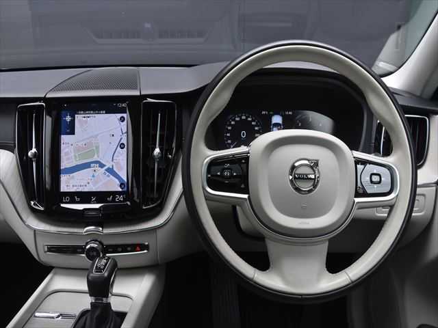 ボルボ ＸＣ６０ 和歌山県 2018(平30)年 3.7万km 黒 パノラマSR /ハーマンカードン /純19incAW /オートテールゲート /ベンチレーション /シートヒーター /パワーシート /ACC /レーンキープ /BSM /純ナビ /360度カメラ /TV /CarPlay /HUD /CD /前ドラレコ /LEDライト /ETC