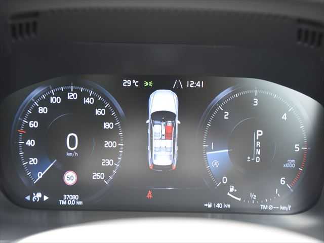 ボルボ ＸＣ６０ 和歌山県 2018(平30)年 3.7万km 黒 パノラマSR /ハーマンカードン /純19incAW /オートテールゲート /ベンチレーション /シートヒーター /パワーシート /ACC /レーンキープ /BSM /純ナビ /360度カメラ /TV /CarPlay /HUD /CD /前ドラレコ /LEDライト /ETC