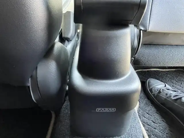 スズキ ジムニー ランドベンチャー 東京都 2018(平30)年 2.1万km クールカーキPM ４WD/純正メモリ-ナビ(CN-E204Z)/CD/FM・AM/AUX/SD//ワンセグTV/バックカメラ/社外フロントカメラ/ETC/ドライブレコーダー前後/レザーシート/シートヒーター/３インチリフトアップ（タニグチ）/社外ヒッチメンバー(SOREX）/LEDヘッドライト/ヘッドライトレベライザー/ドアバイザー/純正フロアマット/スペアキー/純正１６インチAW/オープンカントリーR/Tオフロードタイヤ/保証書/取扱説明書