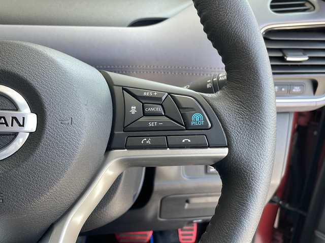 日産 セレナ e－パワー ハイウェイスター V 愛知県 2019(令1)年 2.2万km マルーンレッド プロパイロット/衝突軽減システム/フリップダウンモニター/全方位カメラ/クルーズコントロール/シートヒーター/コーナーセンサー/純正アルミホイール/ブラインドスポットモニター/LEDヘッドライト/ステアリングヒーター/リアオートエアコン/ドライブレコーダー/ETC/ステアリングスイッチ/スマートキー/プッシュスタート