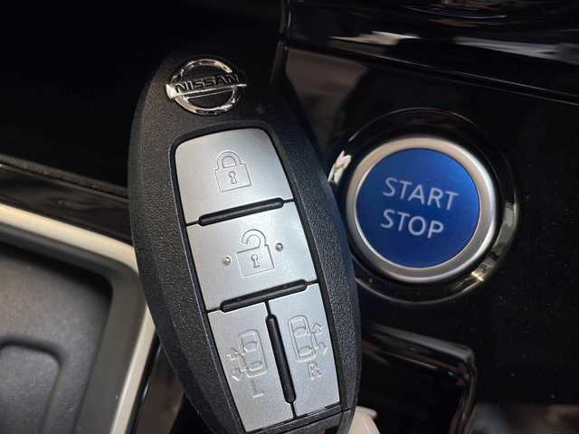 日産 セレナ e－パワー ハイウェイスター V 愛知県 2019(令1)年 2.2万km マルーンレッド プロパイロット/衝突軽減システム/フリップダウンモニター/全方位カメラ/クルーズコントロール/シートヒーター/コーナーセンサー/純正アルミホイール/ブラインドスポットモニター/LEDヘッドライト/ステアリングヒーター/リアオートエアコン/ドライブレコーダー/ETC/ステアリングスイッチ/スマートキー/プッシュスタート