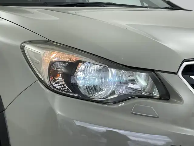 スバル インプレッサ ＸＶ 2．0i－L 新潟県 2013(平25)年 3.3万km デザートカーキ 純正ナビ/（フルセグテレビ/CD/DVD/SD/Bluetooth）/バックカメラ/プッシュスタート/スマートキー/クルーズコントロール/革巻きステアリング/オートライト/HIDライト/フロント・リアフォグランプ/パドルシフト/電動格納ミラー/ドライブ席パワーシート