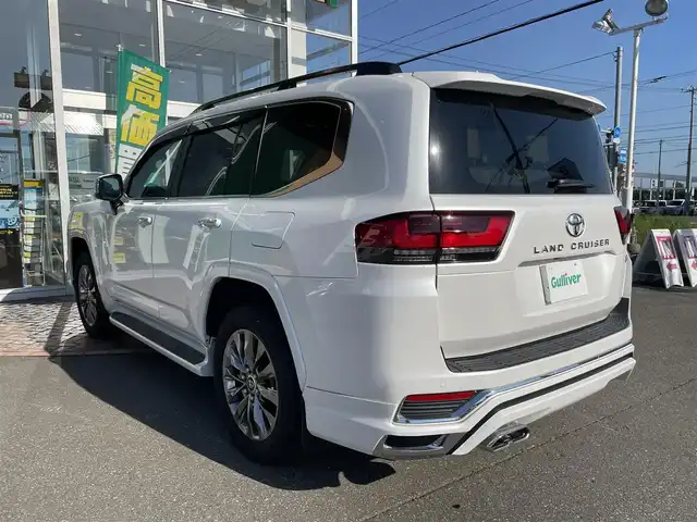 トヨタ ランドクルーザー ZX 道央・札幌 2023(令5)年 0.8万km プレシャスホワイトパール 【グレード：ZXガソリン7人乗 4WD】/モデリスタエアロ/サンルーフ/JBLサウンド/リアエンターテイメント/ヘッドレストモニター/フルレザーシート/（前シート/2列目シートヒーター&ベンチレーター）/Tコネクトナビ/（BlueTooth フルセグTV DVD CD USB入力）/パノラミックビューモニター/（フロント/サイド/バックカメラ）/センター/リアデフロック/トヨタセーフティセンス/クリアランスソナー/レーダークルコン/BSM/コンソールクーラーBOX