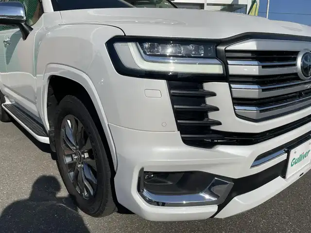 トヨタ ランドクルーザー ZX 道央・札幌 2023(令5)年 0.8万km プレシャスホワイトパール 【グレード：ZXガソリン7人乗 4WD】/モデリスタエアロ/サンルーフ/JBLサウンド/リアエンターテイメント/ヘッドレストモニター/フルレザーシート/（前シート/2列目シートヒーター&ベンチレーター）/Tコネクトナビ/（BlueTooth フルセグTV DVD CD USB入力）/パノラミックビューモニター/（フロント/サイド/バックカメラ）/センター/リアデフロック/トヨタセーフティセンス/クリアランスソナー/レーダークルコン/BSM/コンソールクーラーBOX