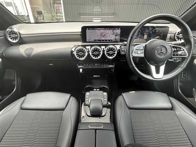 メルセデス・ベンツ Ｍ・ベンツ ＣＬＡ２００ｄ 福岡県 2023(令5)年 1万km マウンテングレー レーダーセーフティパッケージ/アダプティブクルーズコントロール/ブラインドスポットモニター/レーンキープアシスト/アクティブセーフティブレーキ/純正ナビ/Applecarplay/androidauto/フルセグTV/バックカメラ/LEDヘッドライト/オートハイビーム/ハーフレザーシート/前席シートヒーター/ステアリングスイッチ/パドルシフト/純正１８インチアルミホイール　/ＥＴＣ２．０/取扱説明書/保証書/スペアキー×1