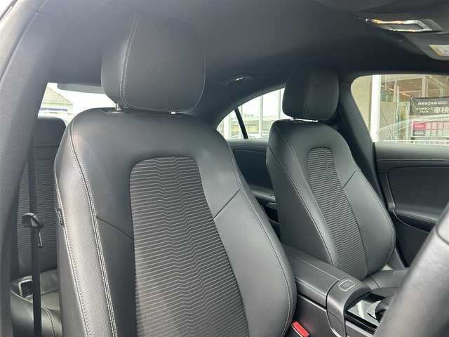 メルセデス・ベンツ Ｍ・ベンツ ＣＬＡ２００ｄ 福岡県 2023(令5)年 1万km マウンテングレー レーダーセーフティパッケージ/アダプティブクルーズコントロール/ブラインドスポットモニター/レーンキープアシスト/アクティブセーフティブレーキ/純正ナビ/Applecarplay/androidauto/フルセグTV/バックカメラ/LEDヘッドライト/オートハイビーム/ハーフレザーシート/前席シートヒーター/ステアリングスイッチ/パドルシフト/純正１８インチアルミホイール　/ＥＴＣ２．０/取扱説明書/保証書/スペアキー×1