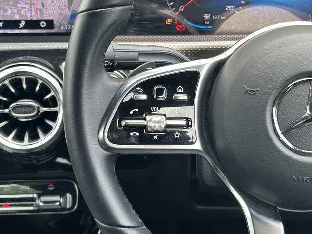 メルセデス・ベンツ Ｍ・ベンツ ＣＬＡ２００ｄ 福岡県 2023(令5)年 1万km マウンテングレー レーダーセーフティパッケージ/アダプティブクルーズコントロール/ブラインドスポットモニター/レーンキープアシスト/アクティブセーフティブレーキ/純正ナビ/Applecarplay/androidauto/フルセグTV/バックカメラ/LEDヘッドライト/オートハイビーム/ハーフレザーシート/前席シートヒーター/ステアリングスイッチ/パドルシフト/純正１８インチアルミホイール　/ＥＴＣ２．０/取扱説明書/保証書/スペアキー×1