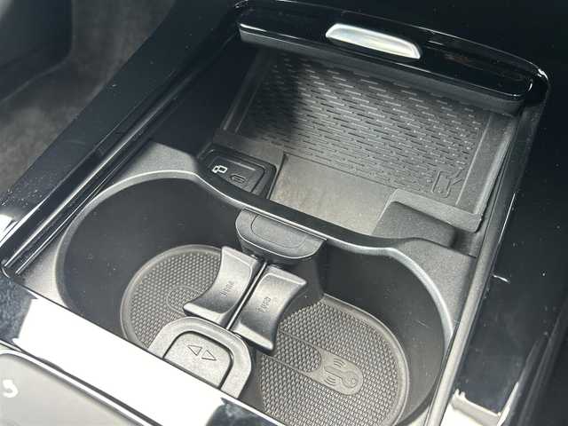 メルセデス・ベンツ Ｍ・ベンツ ＣＬＡ２００ｄ 福岡県 2023(令5)年 1万km マウンテングレー レーダーセーフティパッケージ/アダプティブクルーズコントロール/ブラインドスポットモニター/レーンキープアシスト/アクティブセーフティブレーキ/純正ナビ/Applecarplay/androidauto/フルセグTV/バックカメラ/LEDヘッドライト/オートハイビーム/ハーフレザーシート/前席シートヒーター/ステアリングスイッチ/パドルシフト/純正１８インチアルミホイール　/ＥＴＣ２．０/取扱説明書/保証書/スペアキー×1