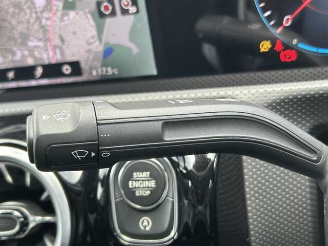 メルセデス・ベンツ Ｍ・ベンツ ＣＬＡ２００ｄ 福岡県 2023(令5)年 1万km マウンテングレー レーダーセーフティパッケージ/アダプティブクルーズコントロール/ブラインドスポットモニター/レーンキープアシスト/アクティブセーフティブレーキ/純正ナビ/Applecarplay/androidauto/フルセグTV/バックカメラ/LEDヘッドライト/オートハイビーム/ハーフレザーシート/前席シートヒーター/ステアリングスイッチ/パドルシフト/純正１８インチアルミホイール　/ＥＴＣ２．０/取扱説明書/保証書/スペアキー×1