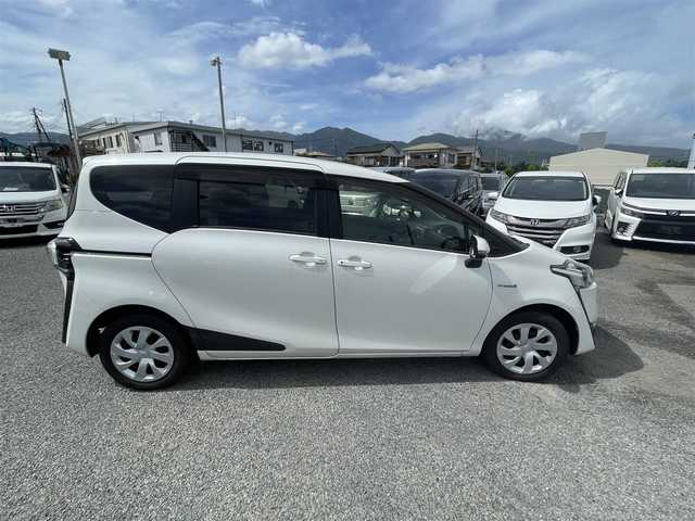 トヨタ シエンタ ハイブリッド G 神奈川県 2016(平28)年 12.4万km ホワイトパールクリスタルシャイン (株)IDOMが運営する【じしゃロン秦野店】の自社ローン専用車両になりますこちらは現金またはオートローンご利用時の価格です。自社ローンご希望の方は別途その旨お申付け下さい/純正ナビ/バックカメラ/Bluetooth接続/両側パワースライドドア/ETC/スマートキー/ステアリングリモコン/ドアバイザー
