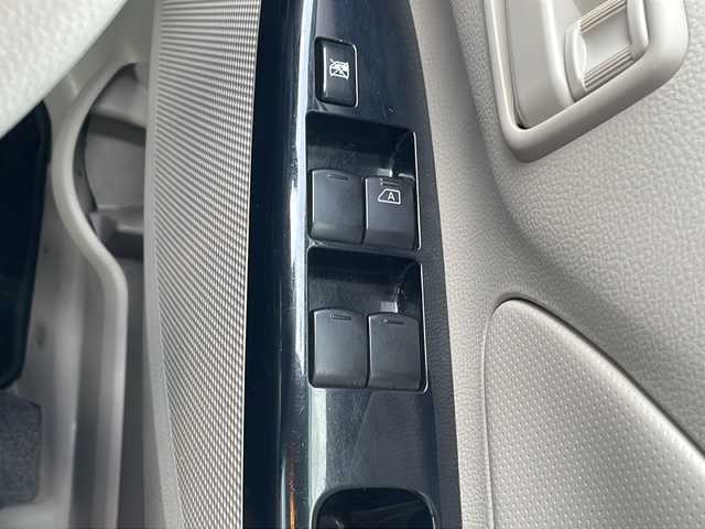 三菱 ｅＫワゴン M e－アシスト 福岡県 2016(平28)年 6.3万km ホワイト 純正オーディオ（AM/FM/CD/USB/AUX）/ドライブレコーダー（前方・品番ZDR0-022)/D席シートヒーター/アイドリングストップ/横滑り防止装置/リモコンキー/ハロゲンヘッドライト/電動格納ミラー/フロアマット/ドアバイザー/エアバッグ（運転席・助手席）/パワーステアリング/パワーウィンドウ/オートエアコン/ABS/ホイールキャップ/保証書/取扱説明書
