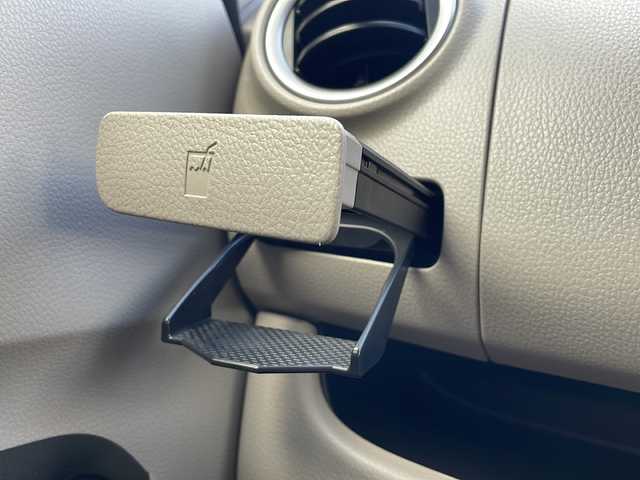 三菱 ｅＫワゴン M e－アシスト 福岡県 2016(平28)年 6.3万km ホワイト 純正オーディオ（AM/FM/CD/USB/AUX）/ドライブレコーダー（前方・品番ZDR0-022)/D席シートヒーター/アイドリングストップ/横滑り防止装置/リモコンキー/ハロゲンヘッドライト/電動格納ミラー/フロアマット/ドアバイザー/エアバッグ（運転席・助手席）/パワーステアリング/パワーウィンドウ/オートエアコン/ABS/ホイールキャップ/保証書/取扱説明書