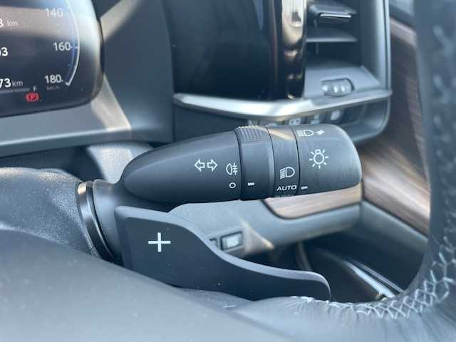 トヨタ クラウン Z 三重県 2024(令6)年 0.9万km プレシャスホワイトパール メーカーオプション/・パノラマルーフ/セーフティセンス/・プリクラッシュセーフティ/・緊急時操舵支援/・フロントクロストラフィックアラート/・レーンチェンジアシスト/・レーントレーシングアシスト/・レーンディパーチャーアラート/・レーダークルーズコントロール/・アダプティブハイビームシステム/・ロードサインアシスト/・ドライバー異常時対応システム/・プロアクティブドライビングアシスト/・発進遅れ告知機能/パーキングサポートブレーキ/ブラインドスポットモニター/安心降車アシスト/プレミアムサウンドシステム/純正ディスプレイオーディオプラス/【ナビ/フルセグTV/Bluetooth/USB/Miracast】/パノラミックビューモニター/ビルトインETC2.0/前後ドライブレコーダー/デジタルインナーミラー/HUD/パドルシフト/おくだけ充電/電動リアサンシェード/レザーシート/全席パワーシート/全席ベンチレーション付シートヒーター/ステアリングヒーター/オートライト/4眼LEDヘッドランプ/235/55R19インチ純正AW/プッシュスタート/スマートキー/純正フロアマット