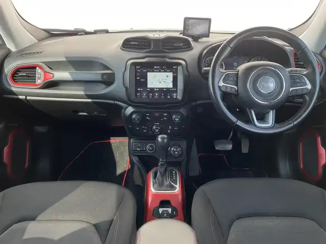クライスラー・ジープ ジープ レネゲード トレイルホーク 岡山県 2018(平30)年 4.4万km 白 JEEP純正ナビ/フルセグTV/バックカメラ/クルコン/レーンキープ/ブラインドスポットアシスト/アップルカープレイ/AUX/USB/Bluetooth/ETC/純正17インチアルミ/プッシュススタート/ヒルスタート/ドラレコ
