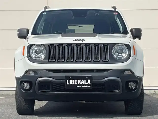 クライスラー・ジープ ジープ レネゲード トレイルホーク 岡山県 2018(平30)年 4.4万km 白 JEEP純正ナビ/フルセグTV/バックカメラ/クルコン/レーンキープ/ブラインドスポットアシスト/アップルカープレイ/AUX/USB/Bluetooth/ETC/純正17インチアルミ/プッシュススタート/ヒルスタート/ドラレコ