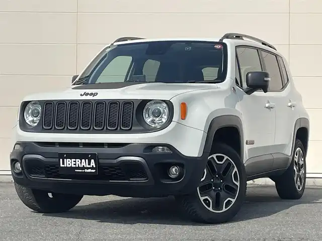 クライスラー・ジープ ジープ レネゲード トレイルホーク 岡山県 2018(平30)年 4.4万km 白 JEEP純正ナビ/フルセグTV/バックカメラ/クルコン/レーンキープ/ブラインドスポットアシスト/アップルカープレイ/AUX/USB/Bluetooth/ETC/純正17インチアルミ/プッシュススタート/ヒルスタート/ドラレコ