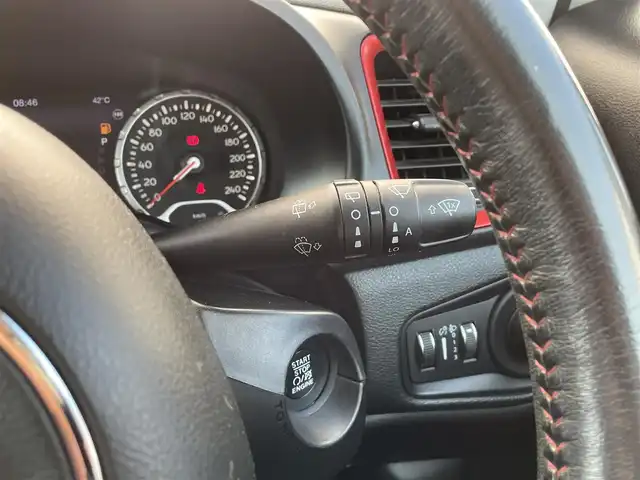 クライスラー・ジープ ジープ レネゲード トレイルホーク 岡山県 2018(平30)年 4.4万km 白 JEEP純正ナビ/フルセグTV/バックカメラ/クルコン/レーンキープ/ブラインドスポットアシスト/アップルカープレイ/AUX/USB/Bluetooth/ETC/純正17インチアルミ/プッシュススタート/ヒルスタート/ドラレコ
