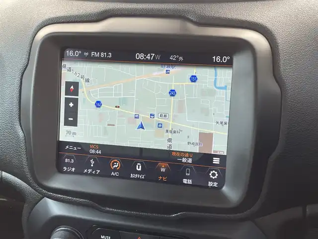 クライスラー・ジープ ジープ レネゲード トレイルホーク 岡山県 2018(平30)年 4.4万km 白 JEEP純正ナビ/フルセグTV/バックカメラ/クルコン/レーンキープ/ブラインドスポットアシスト/アップルカープレイ/AUX/USB/Bluetooth/ETC/純正17インチアルミ/プッシュススタート/ヒルスタート/ドラレコ