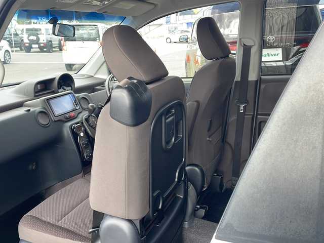 トヨタ スペイド G 道東・釧路十勝 2012(平24)年 4.1万km ホワイトパールクリスタルシャイン ・純正SDナビ/（AM・FM・Bluetooth・ワンセグ）/・バックカメラ/・ETC/・片側パワースライドドア/・衝突被害軽減ブレーキ/・シートヒーター/・オートライト/・ハロゲンヘッドライト/・スマートキー/・プッシュスタート/・電動格納ミラー/・社外15インチAW/・純正フロアマット/・ドアバイザー/・社外アルミホイール付冬タイヤ積込/・保証書/・取扱説明書