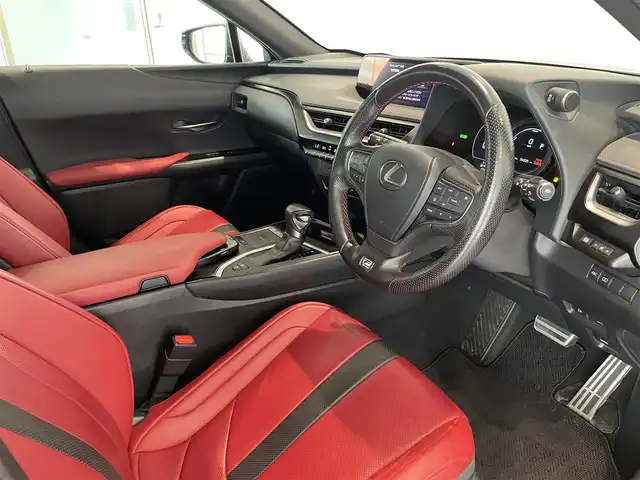 レクサス ＵＸ 250h Fスポーツ 愛知県 2020(令2)年 5.7万km グラファイトブラックガラスフレーク 赤黒レザー　/ヘッドアップディスプレイ/純正ナビ　/Ｂｌｕｅｔｏｏｔｈ　/バックカメラ　/フルセグＴＶ　/レクサスセーフティーセンス　/クルーズコントロール　/ＬＫＡ　/シートヒーター/ハンドルヒーター　/ドライブレコーダー　/ＥＴＣ2.0/パワーシート/パワーテールゲート/プッシュスタート/ウィンカーミラー/アイドリングストップ