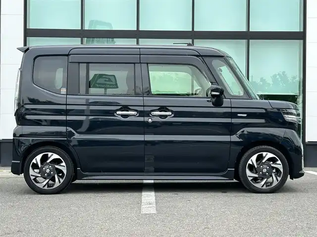 スズキ スペーシア カスタム HYBRID XS ターボ 和歌山県 2023(令5)年 0.8万km ブルーイッシュブラックパール3 社外ナビ/バックカメラ/フルセグTV/両側パワースライドドア/デュアルセンサーブレーキサポート/レーダークルーズコントロール/レーンキープアシスト/ドライブレコーダー/ETC/純正フロアマット/純正アルミホイール/シートヒーター/ステアリングヒーター/アイドリングストップ/LEDヘッドライト/フォグランプ/オートライト