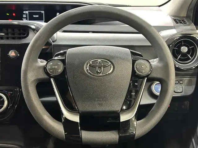 トヨタ アクア S スタイルブラック 愛知県 2019(令1)年 8.2万km ダークブルーマイカ 純正ナビ/（Bluetooth/AM/FM/CD/DVD/フルセグTV/SD）/衝突軽減ブレーキ　/LEDヘッドライト　/ETC　/バックカメラ　/ドライブレコーダー　/コーナーセンサー　/レーンキープアシスト　/レーンキープアシスト　/オートハイビーム　/プッシュスタート　/スマートキー/純正フロアマット/ミュージックサーバー/オートライト