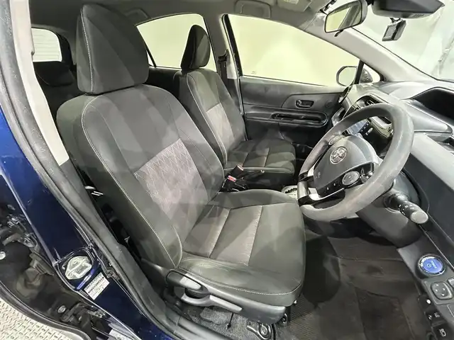 トヨタ アクア S スタイルブラック 愛知県 2019(令1)年 8.2万km ダークブルーマイカ 純正ナビ/（Bluetooth/AM/FM/CD/DVD/フルセグTV/SD）/衝突軽減ブレーキ　/LEDヘッドライト　/ETC　/バックカメラ　/ドライブレコーダー　/コーナーセンサー　/レーンキープアシスト　/レーンキープアシスト　/オートハイビーム　/プッシュスタート　/スマートキー/純正フロアマット/ミュージックサーバー/オートライト