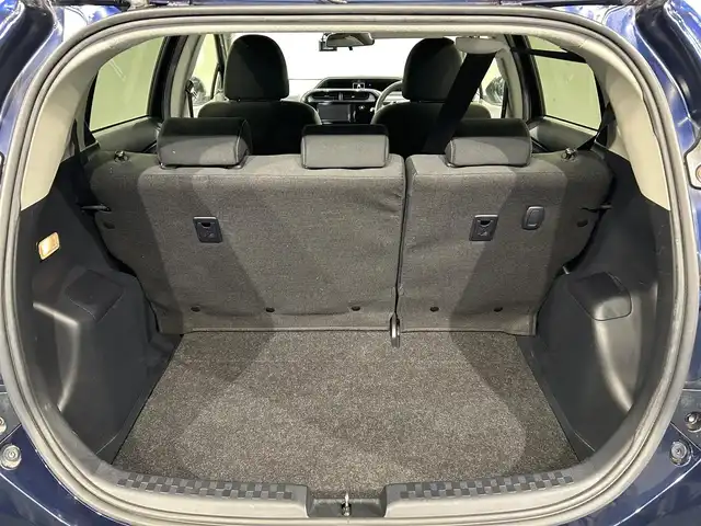 トヨタ アクア S スタイルブラック 愛知県 2019(令1)年 8.2万km ダークブルーマイカ 純正ナビ/（Bluetooth/AM/FM/CD/DVD/フルセグTV/SD）/衝突軽減ブレーキ　/LEDヘッドライト　/ETC　/バックカメラ　/ドライブレコーダー　/コーナーセンサー　/レーンキープアシスト　/レーンキープアシスト　/オートハイビーム　/プッシュスタート　/スマートキー/純正フロアマット/ミュージックサーバー/オートライト