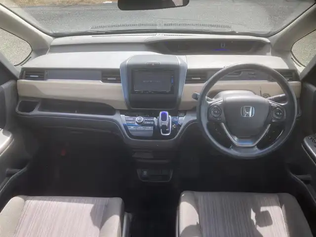 ホンダ フリード ハイブリット G ホンダセンシング 埼玉県 2017(平29)年 12.9万km コバルトブルーパール (株)IDOMが運営する【じしゃロン鳩ヶ谷店】の自社ローン専用車両になりますこちらは現金またはオートローンご利用時の価格です。自社ローンご希望の方は別途その旨お申付け下さい/純正メモリナビ(品番:VXM-175VFi)/フルセグTV/バックカメラ/アダプティブクルーズコントロール/衝突軽減ブレーキ/路外逸脱抑制機能/車線維持支援システム/ワイパーデアイサー/プッシュスタート/両側パワースライドドア/ビルトインETC/純正LEDヘッドライト/スマートキー/スペアキー1本/DVD再生機能付