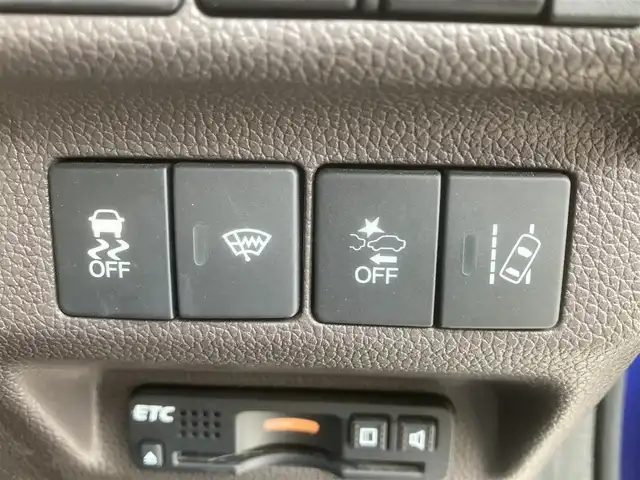 ホンダ フリード ハイブリット G ホンダセンシング 埼玉県 2017(平29)年 12.9万km コバルトブルーパール (株)IDOMが運営する【じしゃロン鳩ヶ谷店】の自社ローン専用車両になりますこちらは現金またはオートローンご利用時の価格です。自社ローンご希望の方は別途その旨お申付け下さい/純正メモリナビ(品番:VXM-175VFi)/フルセグTV/バックカメラ/アダプティブクルーズコントロール/衝突軽減ブレーキ/路外逸脱抑制機能/車線維持支援システム/ワイパーデアイサー/プッシュスタート/両側パワースライドドア/ビルトインETC/純正LEDヘッドライト/スマートキー/スペアキー1本/DVD再生機能付