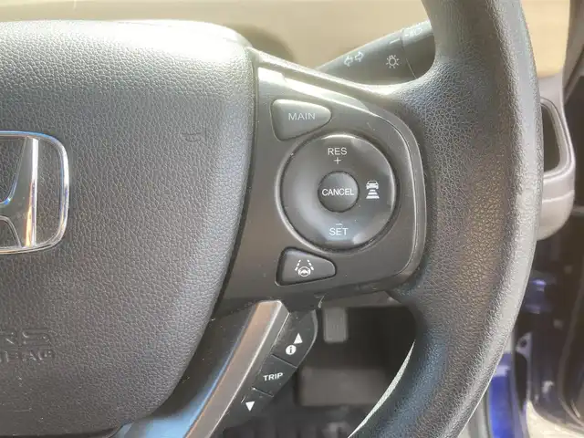 ホンダ フリード ハイブリット G ホンダセンシング 埼玉県 2017(平29)年 12.9万km コバルトブルーパール (株)IDOMが運営する【じしゃロン鳩ヶ谷店】の自社ローン専用車両になりますこちらは現金またはオートローンご利用時の価格です。自社ローンご希望の方は別途その旨お申付け下さい/純正メモリナビ(品番:VXM-175VFi)/フルセグTV/バックカメラ/アダプティブクルーズコントロール/衝突軽減ブレーキ/路外逸脱抑制機能/車線維持支援システム/ワイパーデアイサー/プッシュスタート/両側パワースライドドア/ビルトインETC/純正LEDヘッドライト/スマートキー/スペアキー1本/DVD再生機能付