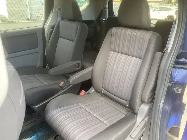 ホンダ フリード ハイブリット G ホンダセンシング 埼玉県 2017(平29)年 12.9万km コバルトブルーパール (株)IDOMが運営する【じしゃロン鳩ヶ谷店】の自社ローン専用車両になりますこちらは現金またはオートローンご利用時の価格です。自社ローンご希望の方は別途その旨お申付け下さい/純正メモリナビ(品番:VXM-175VFi)/フルセグTV/バックカメラ/アダプティブクルーズコントロール/衝突軽減ブレーキ/路外逸脱抑制機能/車線維持支援システム/ワイパーデアイサー/プッシュスタート/両側パワースライドドア/ビルトインETC/純正LEDヘッドライト/スマートキー/スペアキー1本/DVD再生機能付