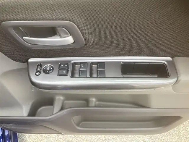 ホンダ フリード ハイブリット G ホンダセンシング 埼玉県 2017(平29)年 12.9万km コバルトブルーパール (株)IDOMが運営する【じしゃロン鳩ヶ谷店】の自社ローン専用車両になりますこちらは現金またはオートローンご利用時の価格です。自社ローンご希望の方は別途その旨お申付け下さい/純正メモリナビ(品番:VXM-175VFi)/フルセグTV/バックカメラ/アダプティブクルーズコントロール/衝突軽減ブレーキ/路外逸脱抑制機能/車線維持支援システム/ワイパーデアイサー/プッシュスタート/両側パワースライドドア/ビルトインETC/純正LEDヘッドライト/スマートキー/スペアキー1本/DVD再生機能付