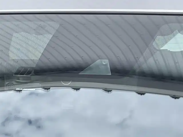 日産 ノート e－パワー X 福岡県 2018(平30)年 3万km ブリリアントシルバー 純正ナビ　/全周囲カメラ　/デジタルインナーミラー　/フルセグＴＶ　/衝突軽減ブレーキ　/車線逸脱防止　/ＣＤ／ＤＶＤ　/ヘッドライトレベライザー　/電格ミラー　/スマートキー／プッシュスタート /ドライブモードセレクト