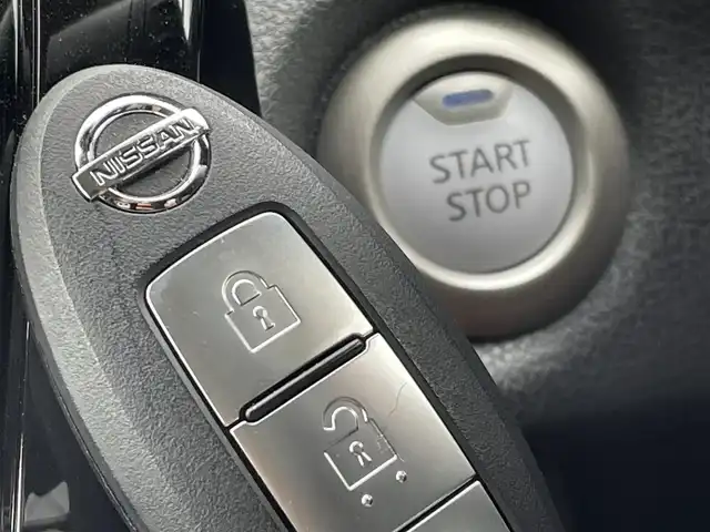 日産 ノート e－パワー X 福岡県 2018(平30)年 3万km ブリリアントシルバー 純正ナビ　/全周囲カメラ　/デジタルインナーミラー　/フルセグＴＶ　/衝突軽減ブレーキ　/車線逸脱防止　/ＣＤ／ＤＶＤ　/ヘッドライトレベライザー　/電格ミラー　/スマートキー／プッシュスタート /ドライブモードセレクト