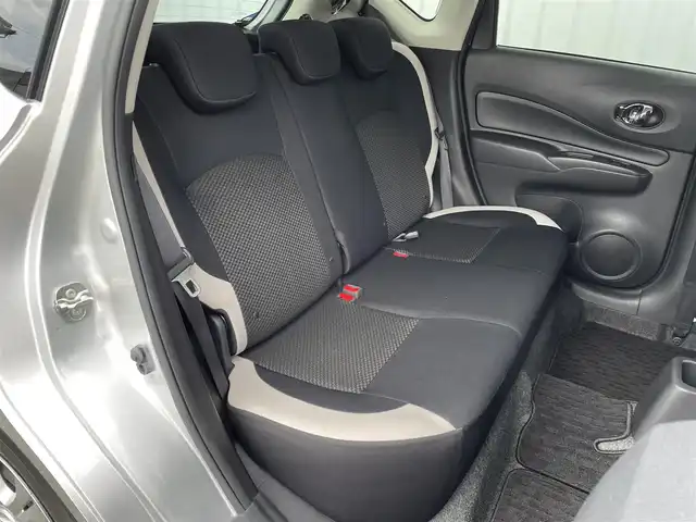 日産 ノート e－パワー X 福岡県 2018(平30)年 3万km ブリリアントシルバー 純正ナビ　/全周囲カメラ　/デジタルインナーミラー　/フルセグＴＶ　/衝突軽減ブレーキ　/車線逸脱防止　/ＣＤ／ＤＶＤ　/ヘッドライトレベライザー　/電格ミラー　/スマートキー／プッシュスタート /ドライブモードセレクト